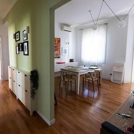 Residential Locchi Center City Апартаменти