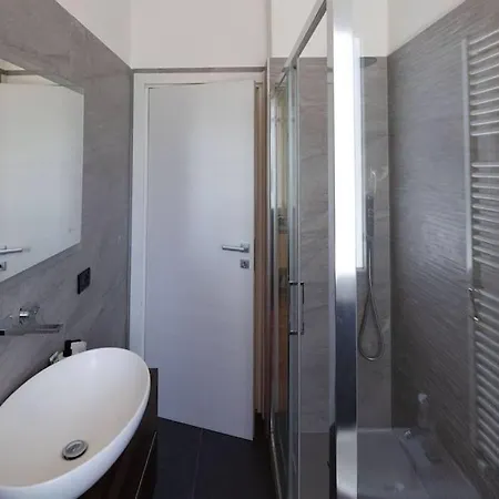 Residential Locchi Center City Lejlighed